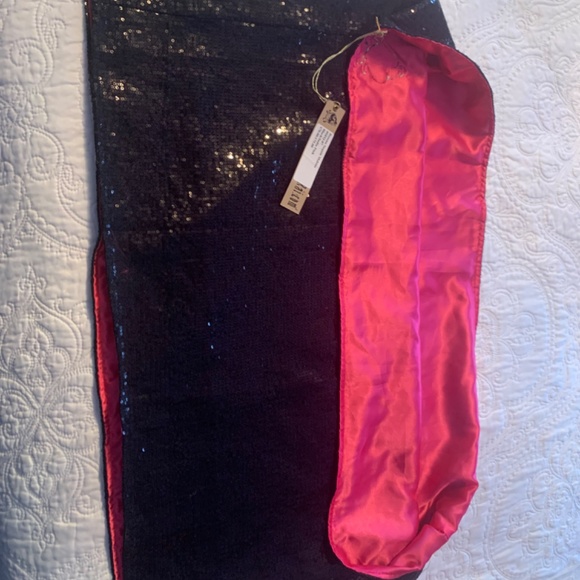 NWT “Sir Alistair Rai” Rosena Infinity Sequin Mobius in Black & Pink - Picture 3 of 7